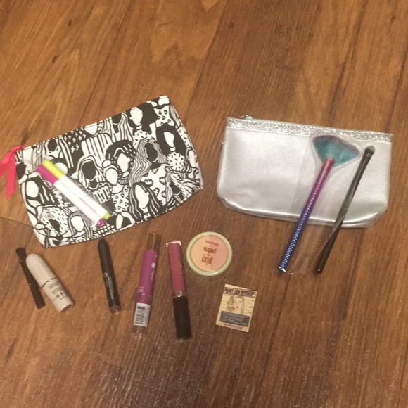 Other - Ipsy make up brushes lipstick bags more!